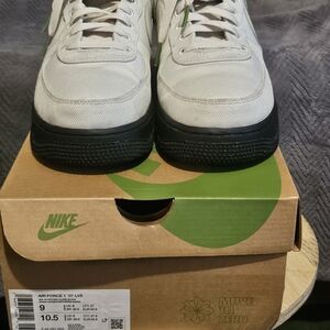 Nike Air Force 1 '07 LV8 Men's Shoes - White and Black